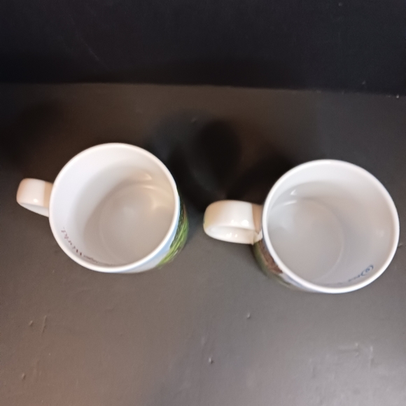 Set of two Disney Parks coffee mugs - Picture 4 of 5